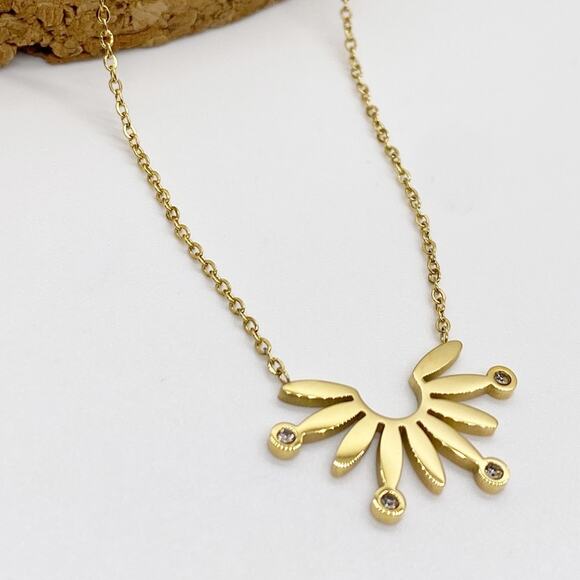 NEW Abstract Sunrise Gold Layering Necklace - Picture 10 of 16